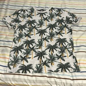 Free planet shirt size S